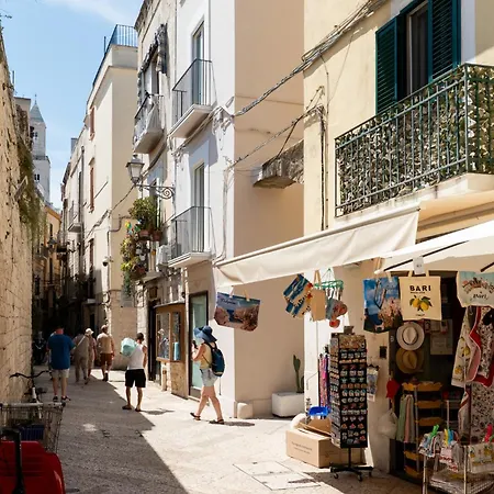 Saint Nicolhouse بيت ضيافة باري